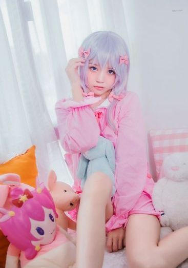男生吃美女胸奶视频
